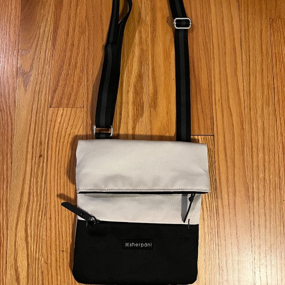 Sherpani Pica Crossbody Purse - Picture 2 of 3